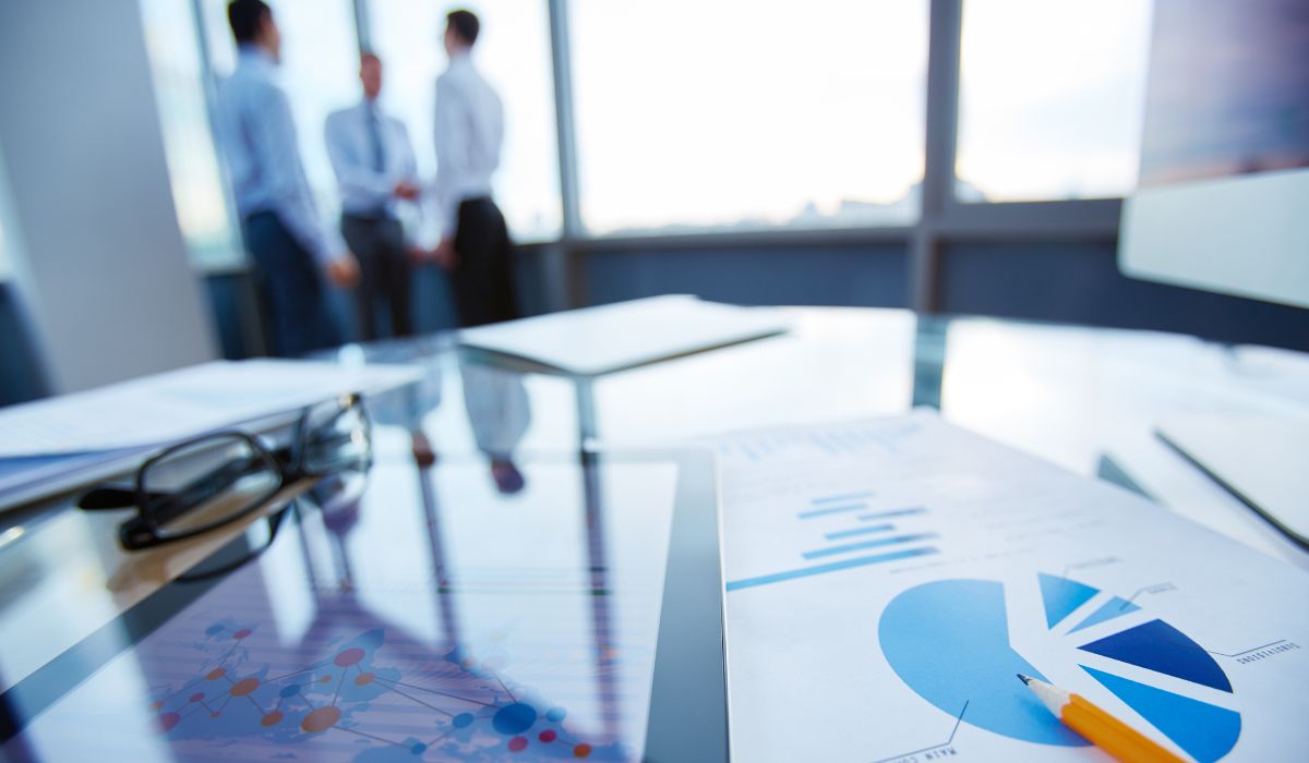 商談後のミーティングの様子