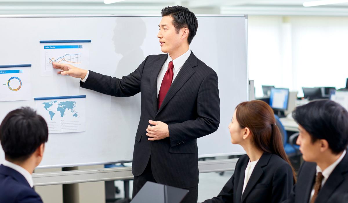 オフィス内での研修風景