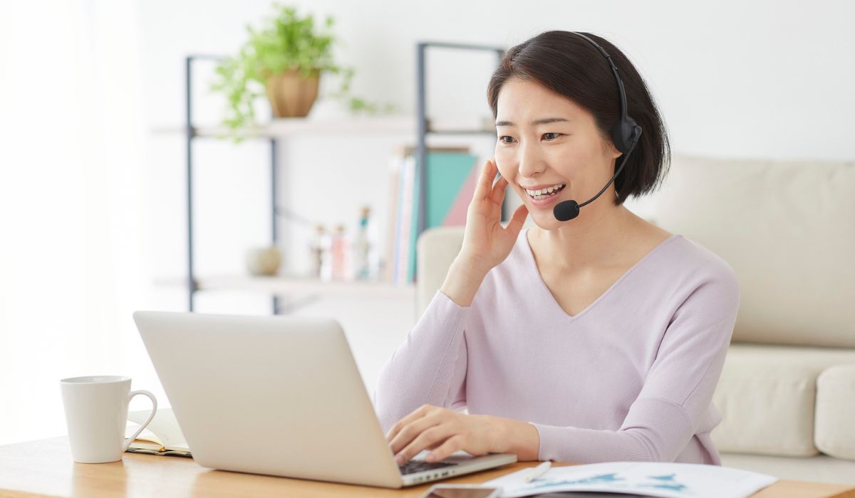 在宅ワーク中のスタッフ